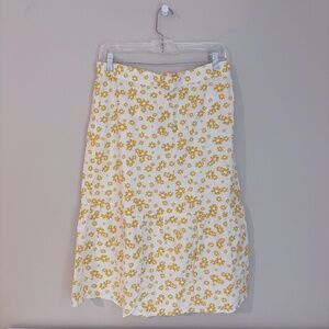 ROXY Daisy Skirt, Size Medium. 29" Length, 16" Elastic Waist. BEAUTIFUL!
